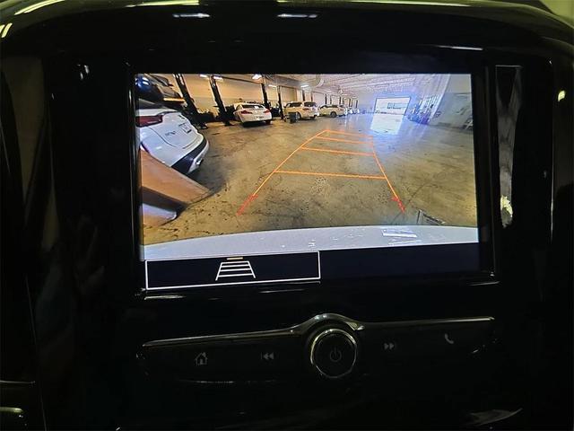 Photo of 2021 Summit White Chevrolet Traverse