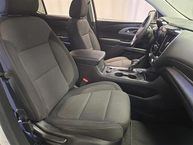 Photo of 2021 Summit White Chevrolet Traverse