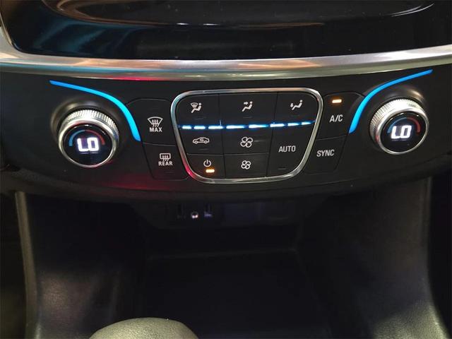 Photo of 2021 Summit White Chevrolet Traverse