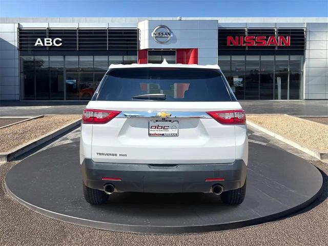 Photo of 2021 Summit White Chevrolet Traverse