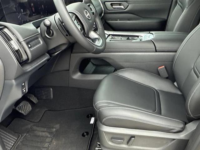 Photo of 2026 Aspen White Tricoat Nissan Armada