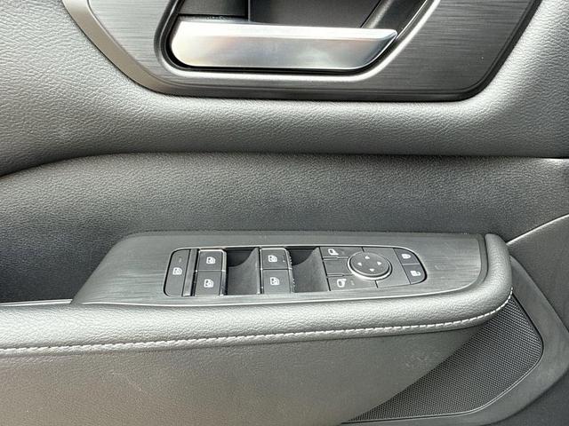 Photo of 2026 Aspen White Tricoat Nissan Armada