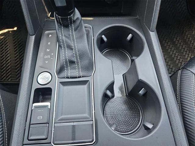 Photo of 2021 Deep Black Volkswagen Atlas Cross Sport