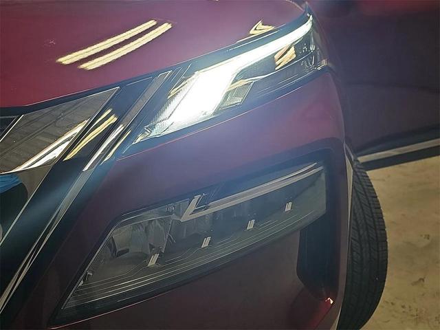 Photo of 2023 Scarlet Ember Tintcoat Nissan Rogue