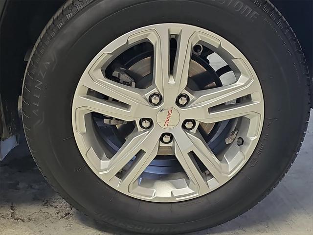 Photo of 2024 Summit White GMC Terrain
