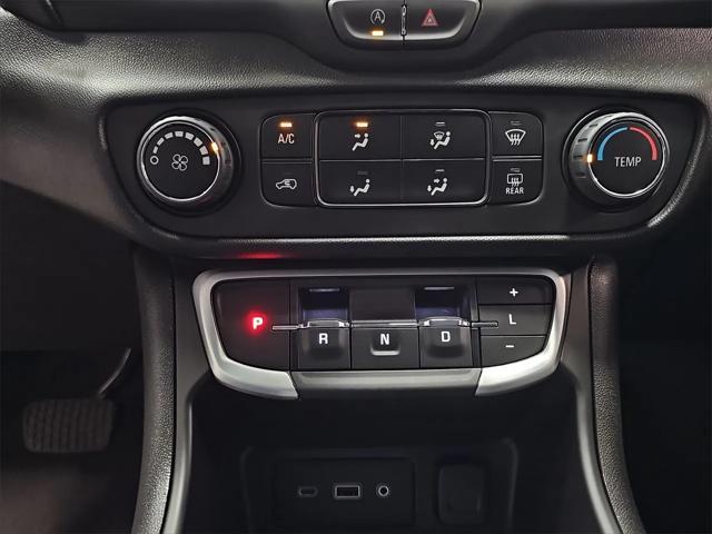Photo of 2024 Summit White GMC Terrain