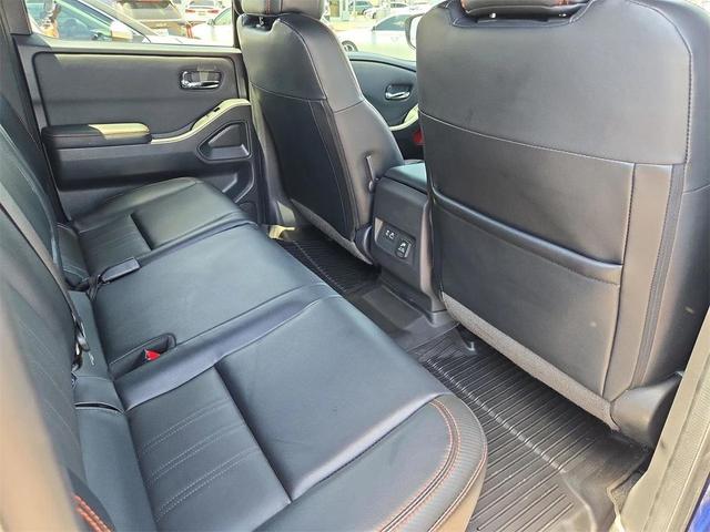 Photo of 2023 Deep Blue Pearl Nissan Frontier
