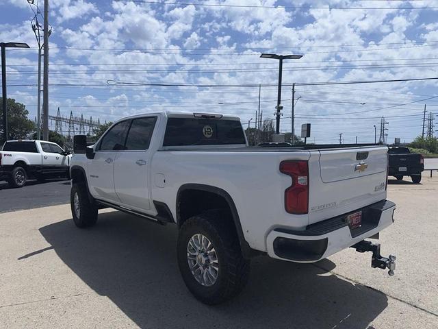 Photo of 2022 Summit White Chevrolet Silverado 2500