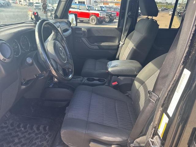 Photo of 2011 Black Clearcoat Jeep Wrangler Unlimited
