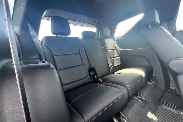Photo of 2024 Summit White Chevrolet Traverse