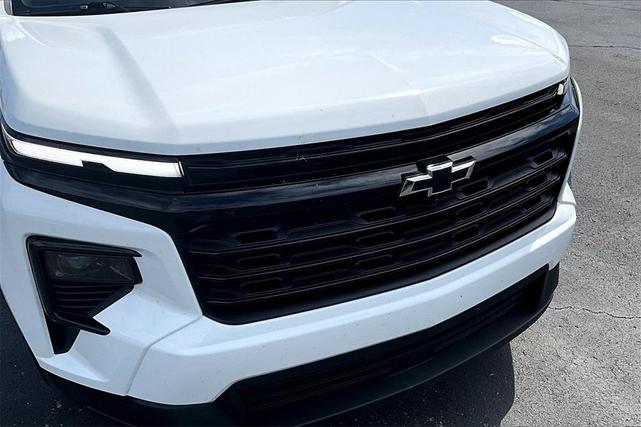 Photo of 2024 Summit White Chevrolet Traverse