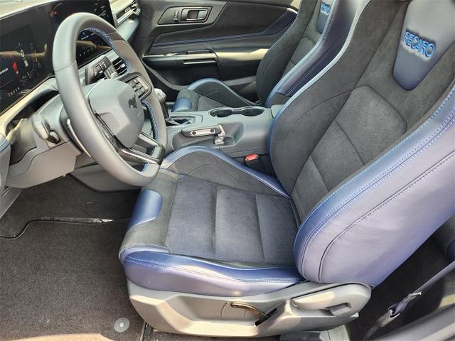 Photo of 2025 Blue Ford Mustang