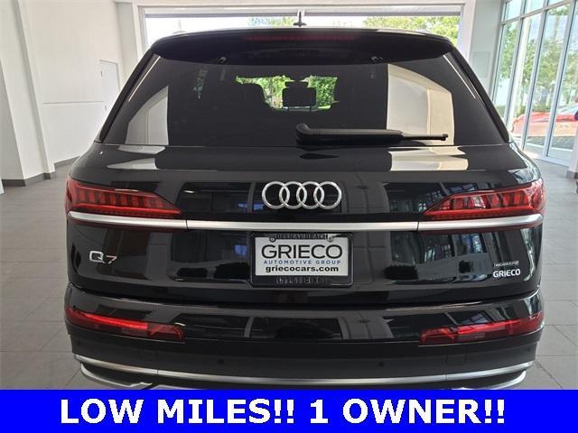 Photo of 2023 Mythos Black Metallic Audi Q7