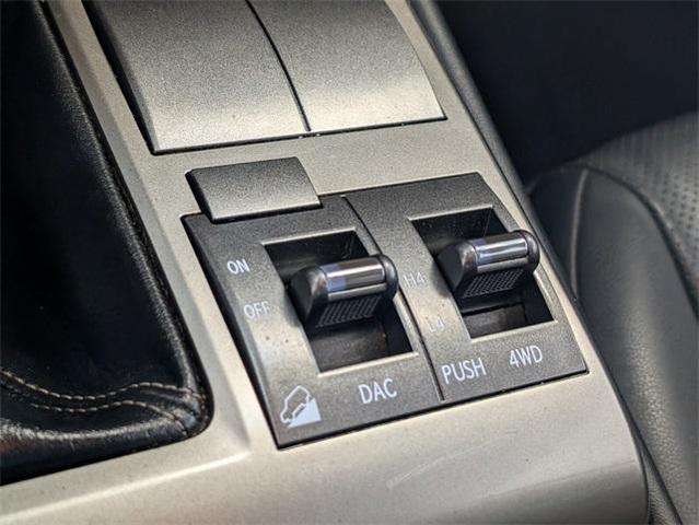Photo of 2018 Silver Lining Metallic Lexus GX 460