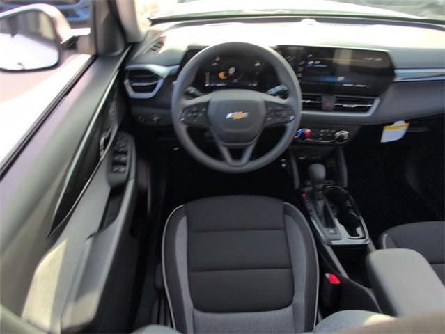 Photo of 2026 Summit White Chevrolet Trailblazer