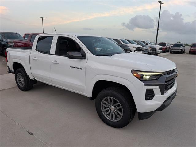 Photo of 2025 Summit White Chevrolet Colorado