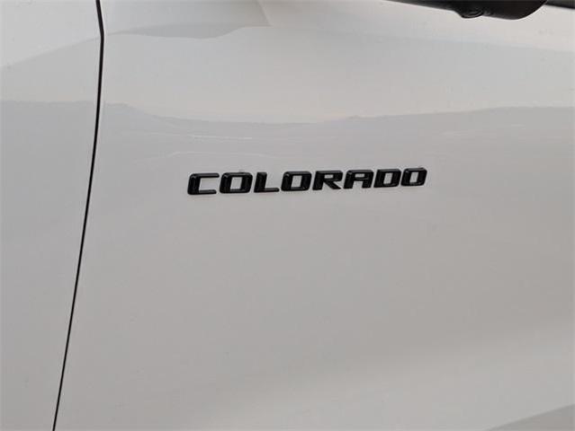 Photo of 2025 Summit White Chevrolet Colorado