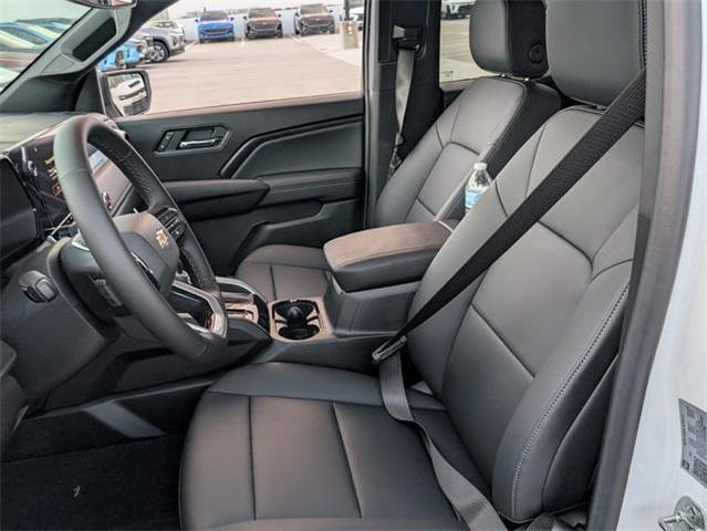 Photo of 2025 Summit White Chevrolet Colorado