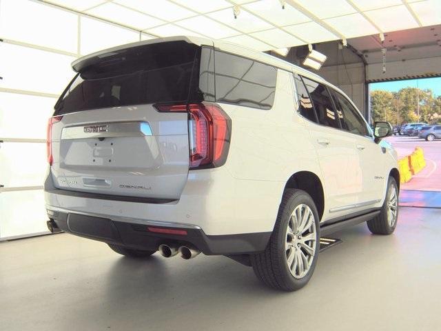 Photo of 2022 White Frost Tri-Coat GMC Yukon