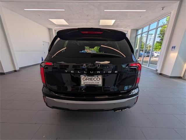 Photo of 2023 Ebony Black Kia Telluride