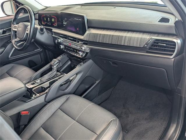 Photo of 2023 Ebony Black Kia Telluride