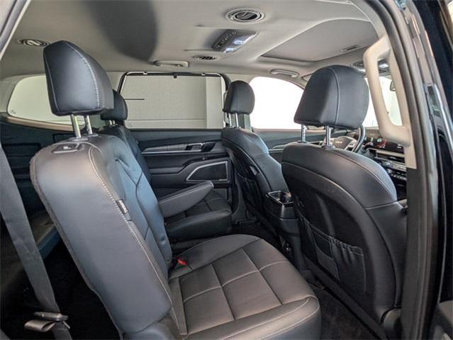 Photo of 2023 Ebony Black Kia Telluride