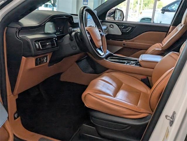 Photo of 2022 White Metallic Lincoln Aviator