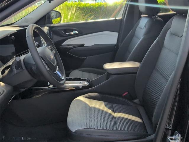 Photo of 2025 Mosaic Black Metallic Chevrolet Trax