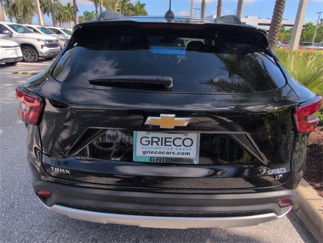 Photo of 2025 Mosaic Black Metallic Chevrolet Trax