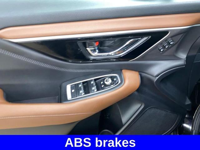 Photo of 2021 Crystal Black Silica Subaru Outback