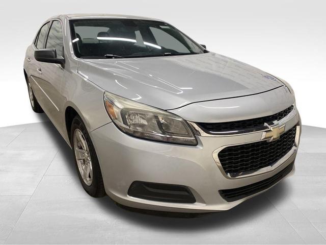 Photo of 2015 Silver Ice Metallic Chevrolet Malibu