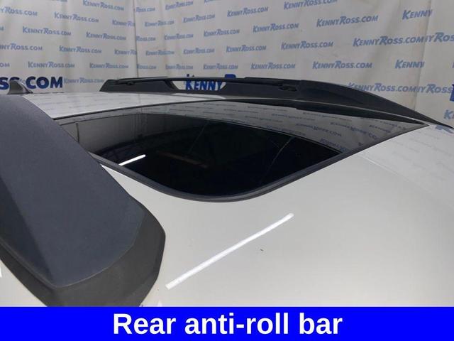 Photo of 2016 White Subaru Outback
