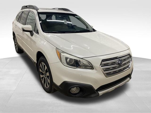 Photo of 2016 White Subaru Outback