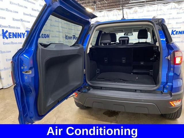 Photo of 2018 Blue Candy Metallic Tinted Clearcoat Ford EcoSport