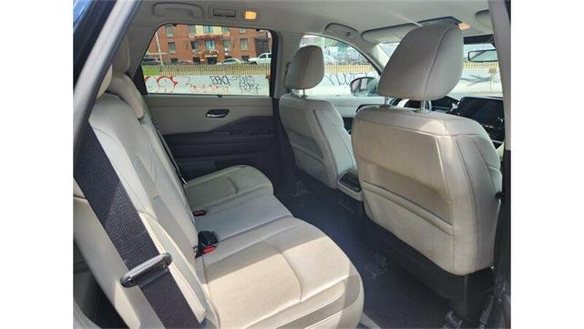 Photo of 2023 Black Nissan Pathfinder