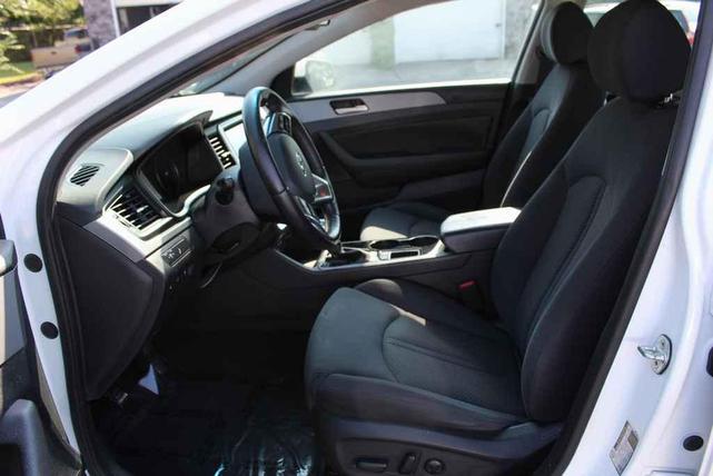 Photo of 2018 Quartz White Pearl Hyundai SONATA