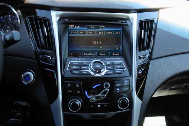 Photo of 2013 Radiant Silver Metallic Hyundai SONATA