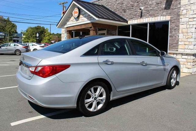 Photo of 2013 Radiant Silver Metallic Hyundai SONATA