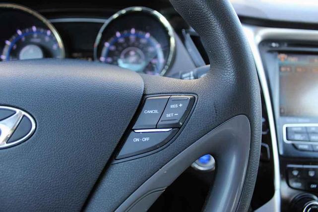 Photo of 2013 Radiant Silver Metallic Hyundai SONATA