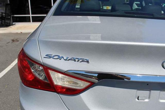 Photo of 2013 Radiant Silver Metallic Hyundai SONATA