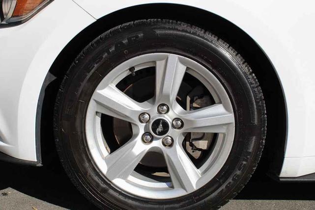Photo of 2015 Oxford White Ford Mustang