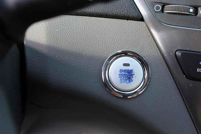 Photo of 2014 Pewter Gray Metallic Hyundai SONATA Hybrid