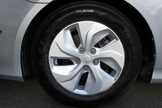 Photo of 2014 Pewter Gray Metallic Hyundai SONATA Hybrid