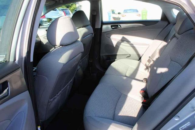 Photo of 2014 Pewter Gray Metallic Hyundai SONATA Hybrid