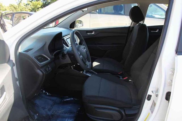 Photo of 2018 Frost White Pearl Hyundai Accent