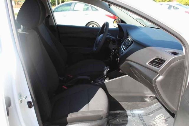 Photo of 2018 Frost White Pearl Hyundai Accent