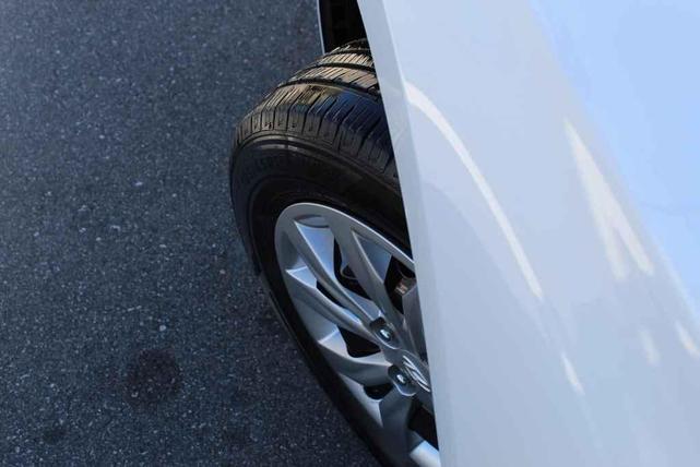 Photo of 2018 Frost White Pearl Hyundai Accent