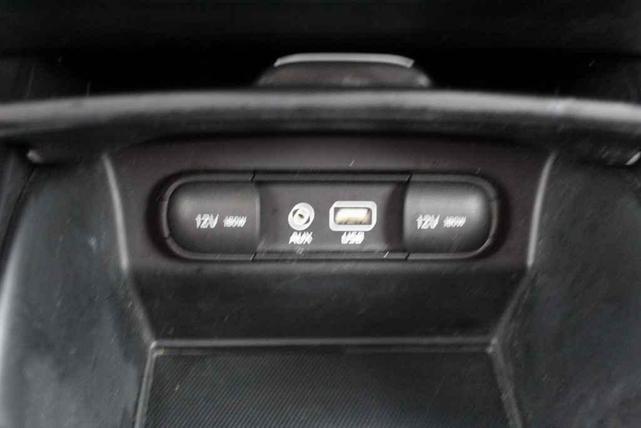 Photo of 2018 Titanium Silver Kia Sorento