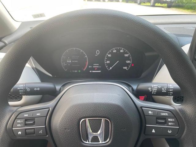 Photo of 2026 Platinum White Honda HR-V