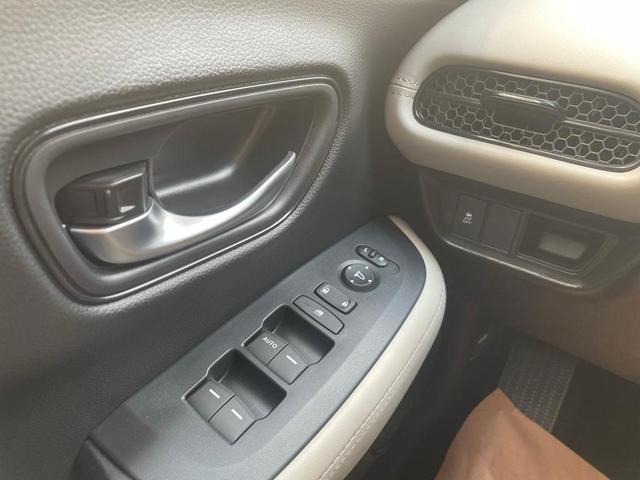 Photo of 2026 Platinum White Honda HR-V